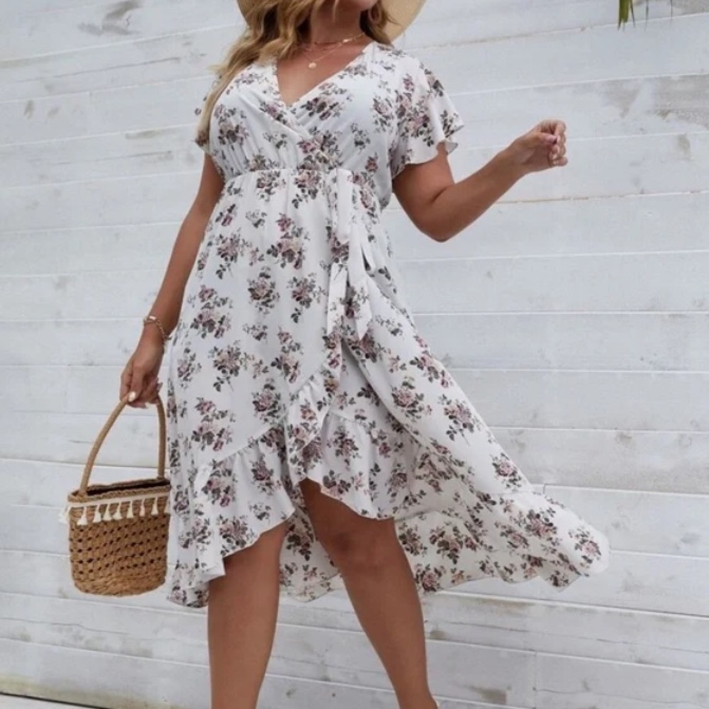 Boho Plus Black floral Print Butterfly Sleeve Maxi Dress - Picture 2 of 12